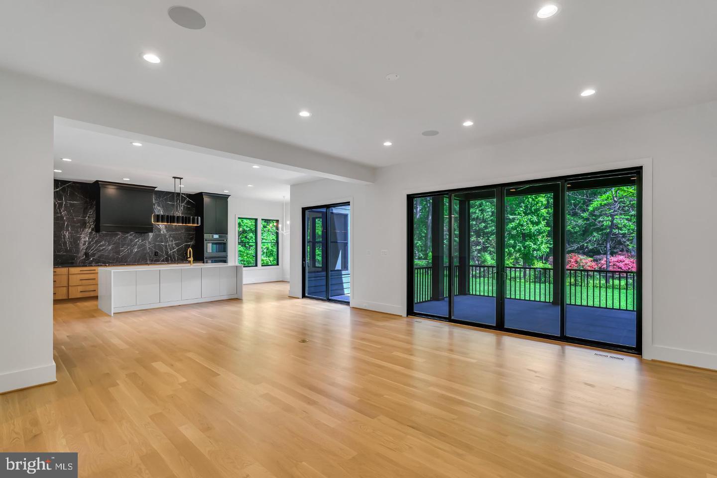 930 FAIRWAY DR NE, VIENNA, Virginia 22180, 6 Bedrooms Bedrooms, 25 Rooms Rooms,6 BathroomsBathrooms,Residential,For sale,930 FAIRWAY DR NE,VAFX2286070 MLS # VAFX2286070