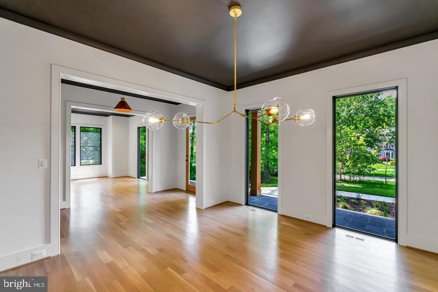 930 FAIRWAY DR NE, VIENNA, Virginia 22180, 6 Bedrooms Bedrooms, 25 Rooms Rooms,6 BathroomsBathrooms,Residential,For sale,930 FAIRWAY DR NE,VAFX2286070 MLS # VAFX2286070