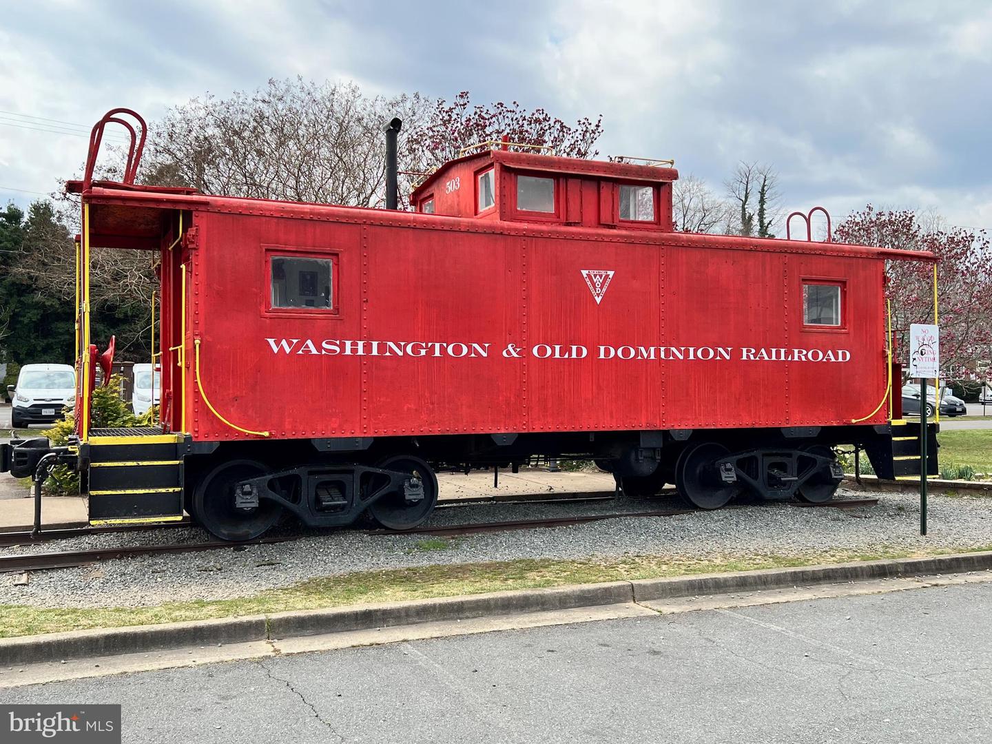 930 FAIRWAY DR NE, VIENNA, Virginia 22180, 6 Bedrooms Bedrooms, 25 Rooms Rooms,6 BathroomsBathrooms,Residential,For sale,930 FAIRWAY DR NE,VAFX2286070 MLS # VAFX2286070