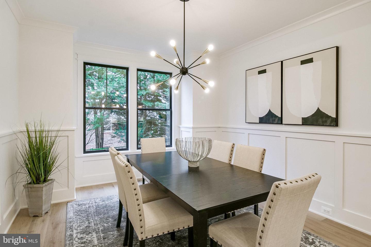 930 FAIRWAY DR NE, VIENNA, Virginia 22180, 6 Bedrooms Bedrooms, 25 Rooms Rooms,6 BathroomsBathrooms,Residential,For sale,930 FAIRWAY DR NE,VAFX2286070 MLS # VAFX2286070