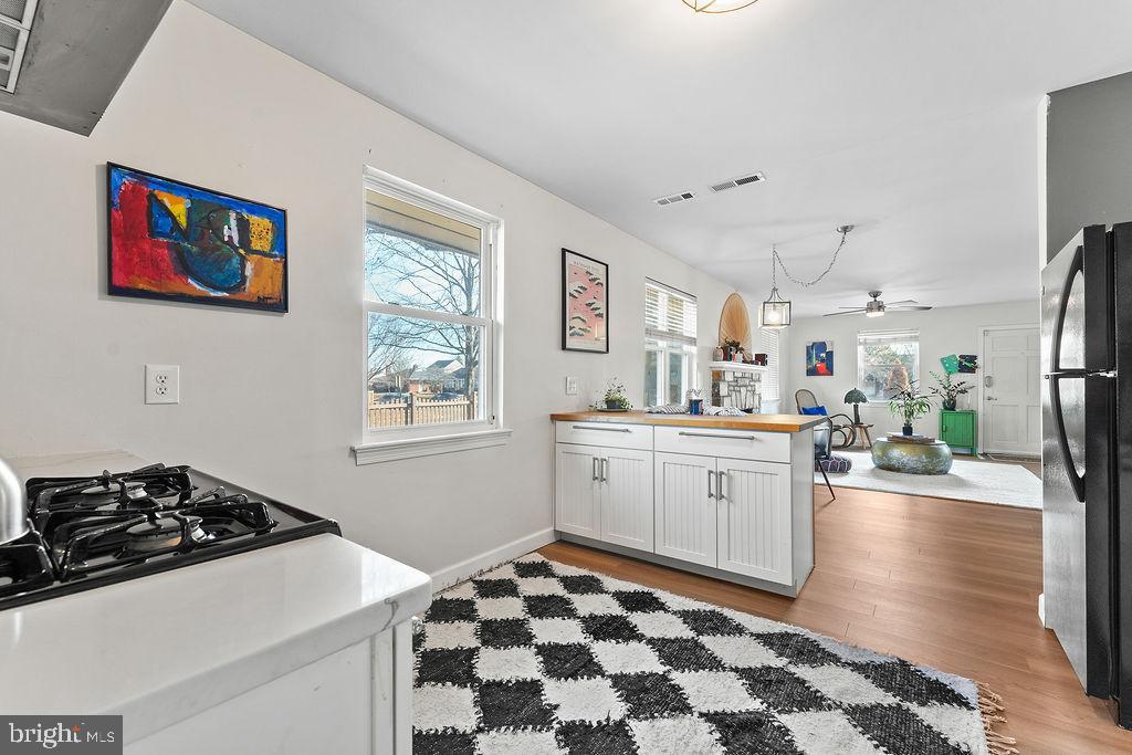 601 HANSON AVE, FREDERICKSBURG, Virginia 22401, 4 Bedrooms Bedrooms, ,2 BathroomsBathrooms,Residential,For sale,601 HANSON AVE,VAFB2009530 MLS # VAFB2009530