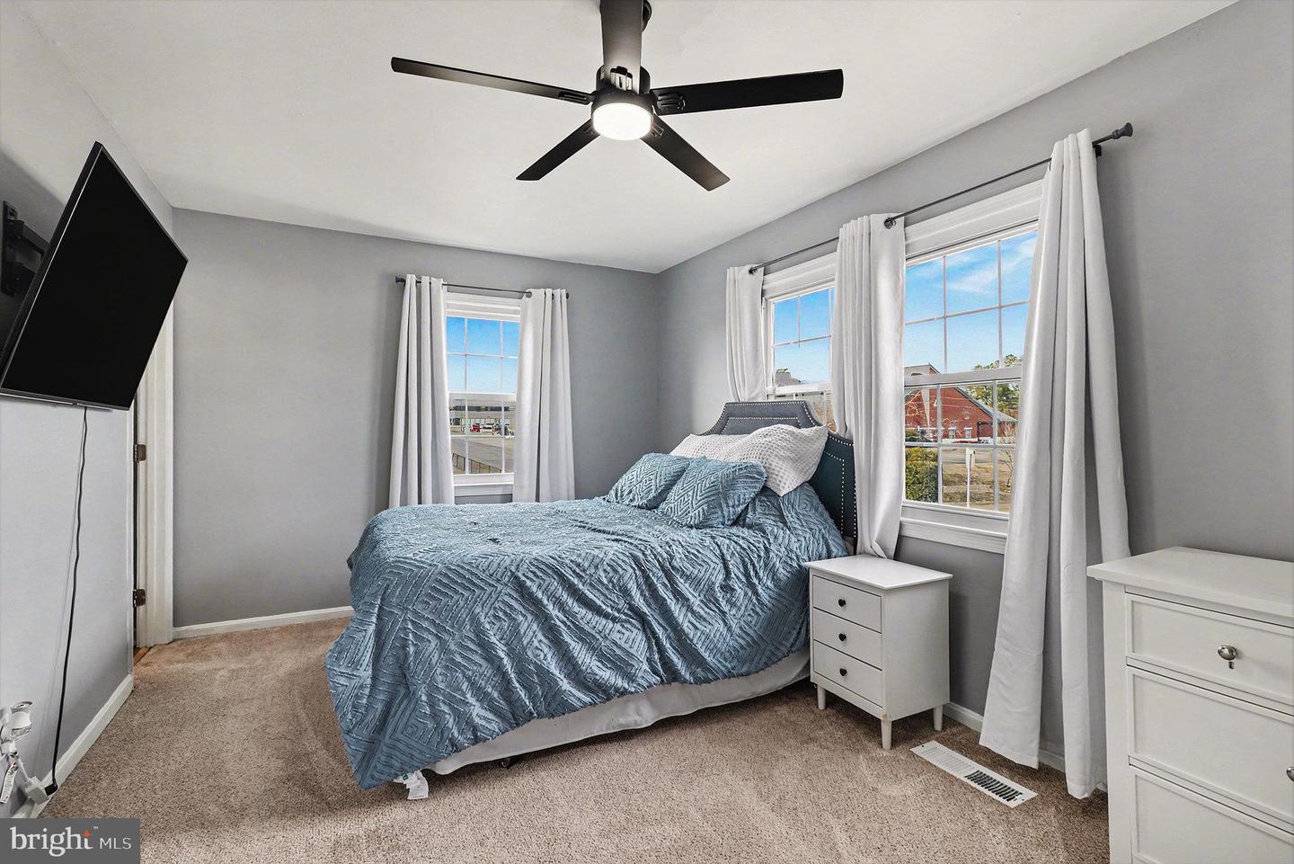 300 CLAY ST, FREDERICKSBURG, Virginia 22408, 3 Bedrooms Bedrooms, 9 Rooms Rooms,2 BathroomsBathrooms,Residential,For sale,300 CLAY ST,VASP2038696 MLS # VASP2038696