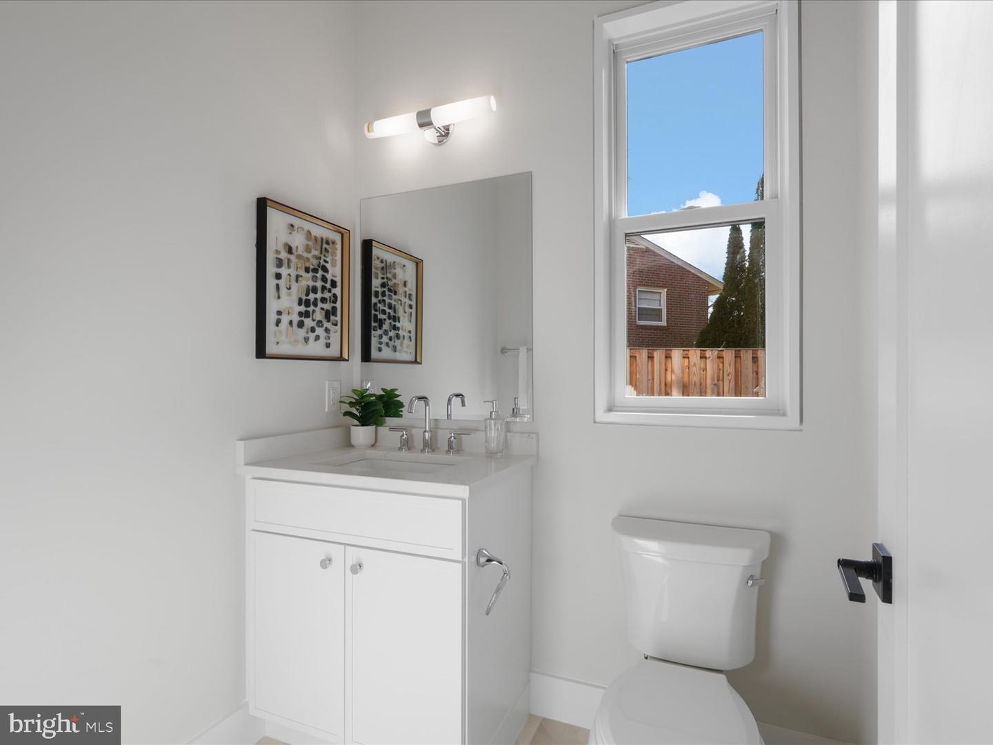 616 GIBSON CIR SW, VIENNA, Virginia 22180, 6 Bedrooms Bedrooms, ,6 BathroomsBathrooms,Residential,For sale,616 GIBSON CIR SW,VAFX2286098 MLS # VAFX2286098