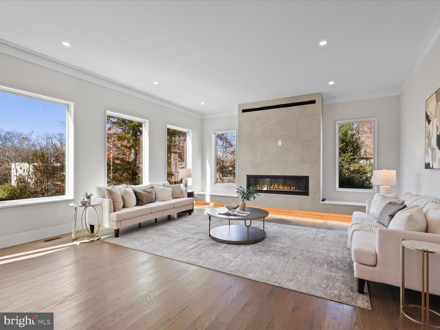 616 GIBSON CIR SW, VIENNA, Virginia 22180, 6 Bedrooms Bedrooms, ,6 BathroomsBathrooms,Residential,For sale,616 GIBSON CIR SW,VAFX2286098 MLS # VAFX2286098