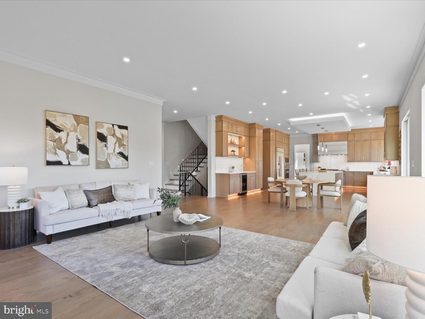 616 GIBSON CIR SW, VIENNA, Virginia 22180, 6 Bedrooms Bedrooms, ,6 BathroomsBathrooms,Residential,For sale,616 GIBSON CIR SW,VAFX2286098 MLS # VAFX2286098