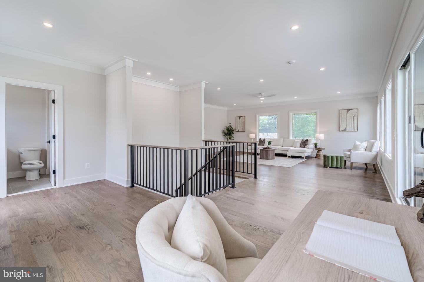 506 KINGSLEY RD SW, VIENNA, Virginia 22180, 6 Bedrooms Bedrooms, ,6 BathroomsBathrooms,Residential,For sale,506 KINGSLEY RD SW,VAFX2286100 MLS # VAFX2286100