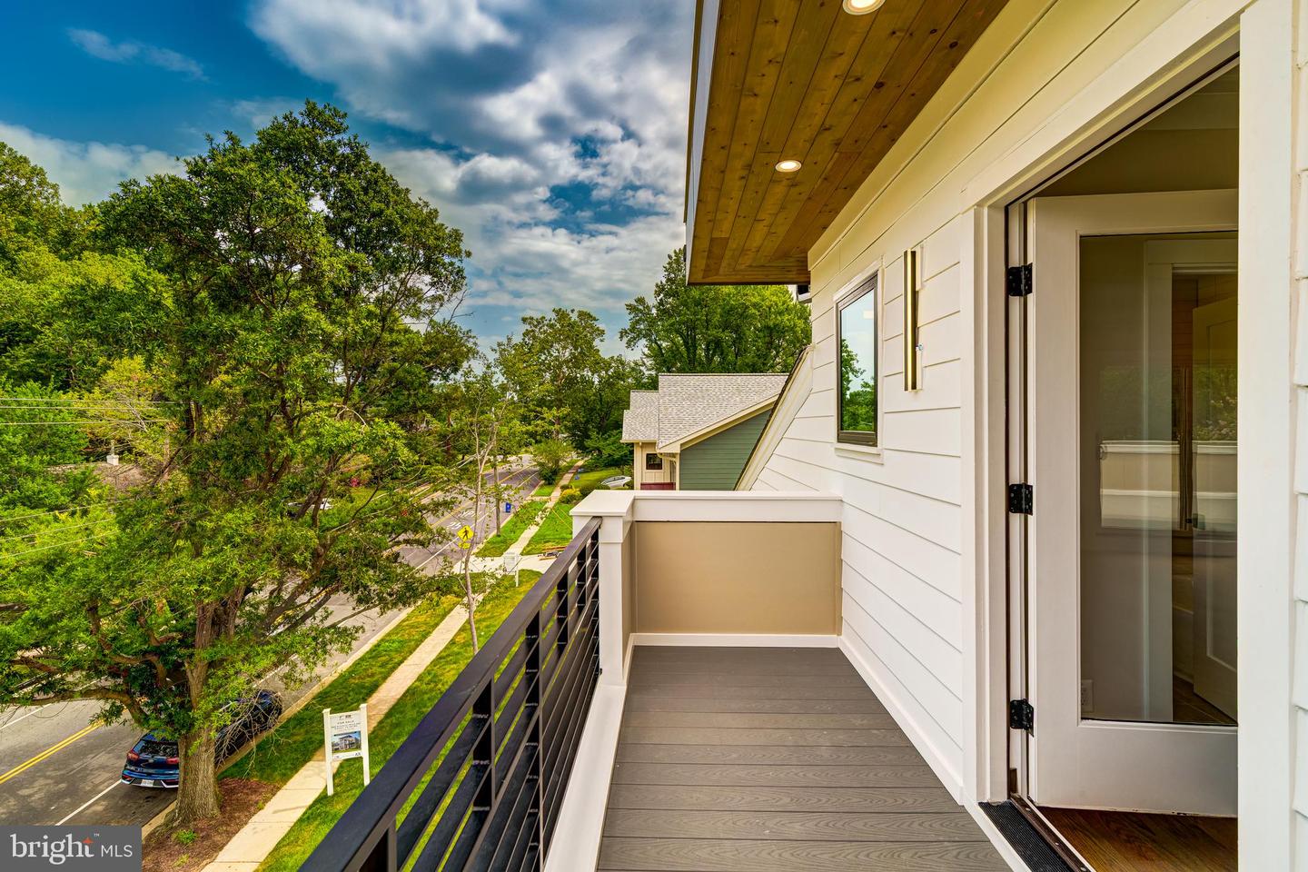 506 KINGSLEY RD SW, VIENNA, Virginia 22180, 6 Bedrooms Bedrooms, ,6 BathroomsBathrooms,Residential,For sale,506 KINGSLEY RD SW,VAFX2286100 MLS # VAFX2286100