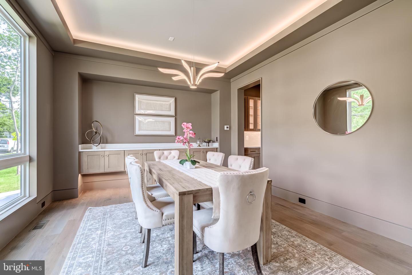 506 KINGSLEY RD SW, VIENNA, Virginia 22180, 6 Bedrooms Bedrooms, ,6 BathroomsBathrooms,Residential,For sale,506 KINGSLEY RD SW,VAFX2286100 MLS # VAFX2286100