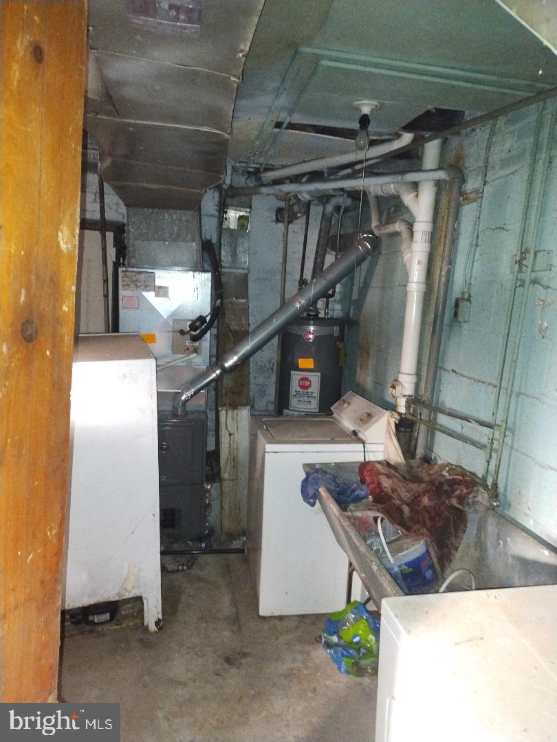 38 SHERIDAN ST NE, WASHINGTON, District Of Columbia 20011, 3 Bedrooms Bedrooms, 6 Rooms Rooms,1 BathroomBathrooms,Residential,For sale,38 SHERIDAN ST NE,DCDC2241724 MLS # DCDC2241724