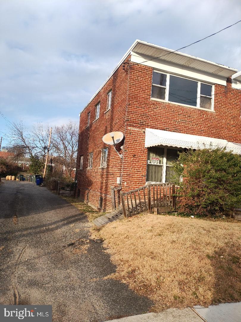 38 SHERIDAN ST NE, WASHINGTON, District Of Columbia 20011, 3 Bedrooms Bedrooms, 6 Rooms Rooms,1 BathroomBathrooms,Residential,For sale,38 SHERIDAN ST NE,DCDC2241724 MLS # DCDC2241724