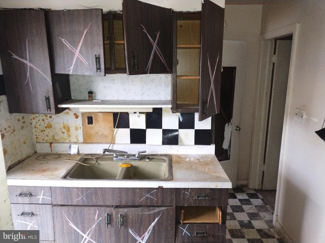 38 SHERIDAN ST NE, WASHINGTON, District Of Columbia 20011, 3 Bedrooms Bedrooms, 6 Rooms Rooms,1 BathroomBathrooms,Residential,For sale,38 SHERIDAN ST NE,DCDC2241724 MLS # DCDC2241724