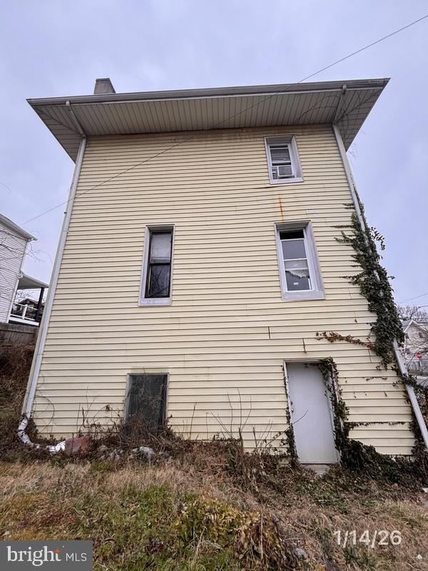 2015 DOUGLAS ST NE, WASHINGTON, District Of Columbia 20018, 3 Bedrooms Bedrooms, ,1 BathroomBathrooms,Residential,For sale,2015 DOUGLAS ST NE,DCDC2241744 MLS # DCDC2241744