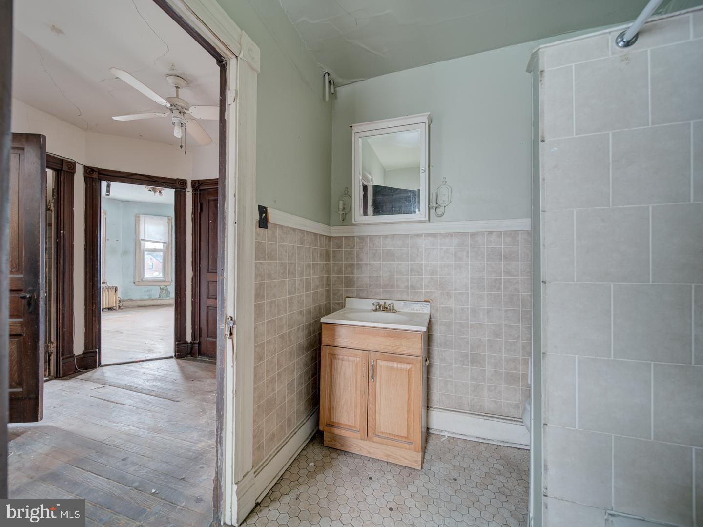 2015 DOUGLAS ST NE, WASHINGTON, District Of Columbia 20018, 3 Bedrooms Bedrooms, ,1 BathroomBathrooms,Residential,For sale,2015 DOUGLAS ST NE,DCDC2241744 MLS # DCDC2241744