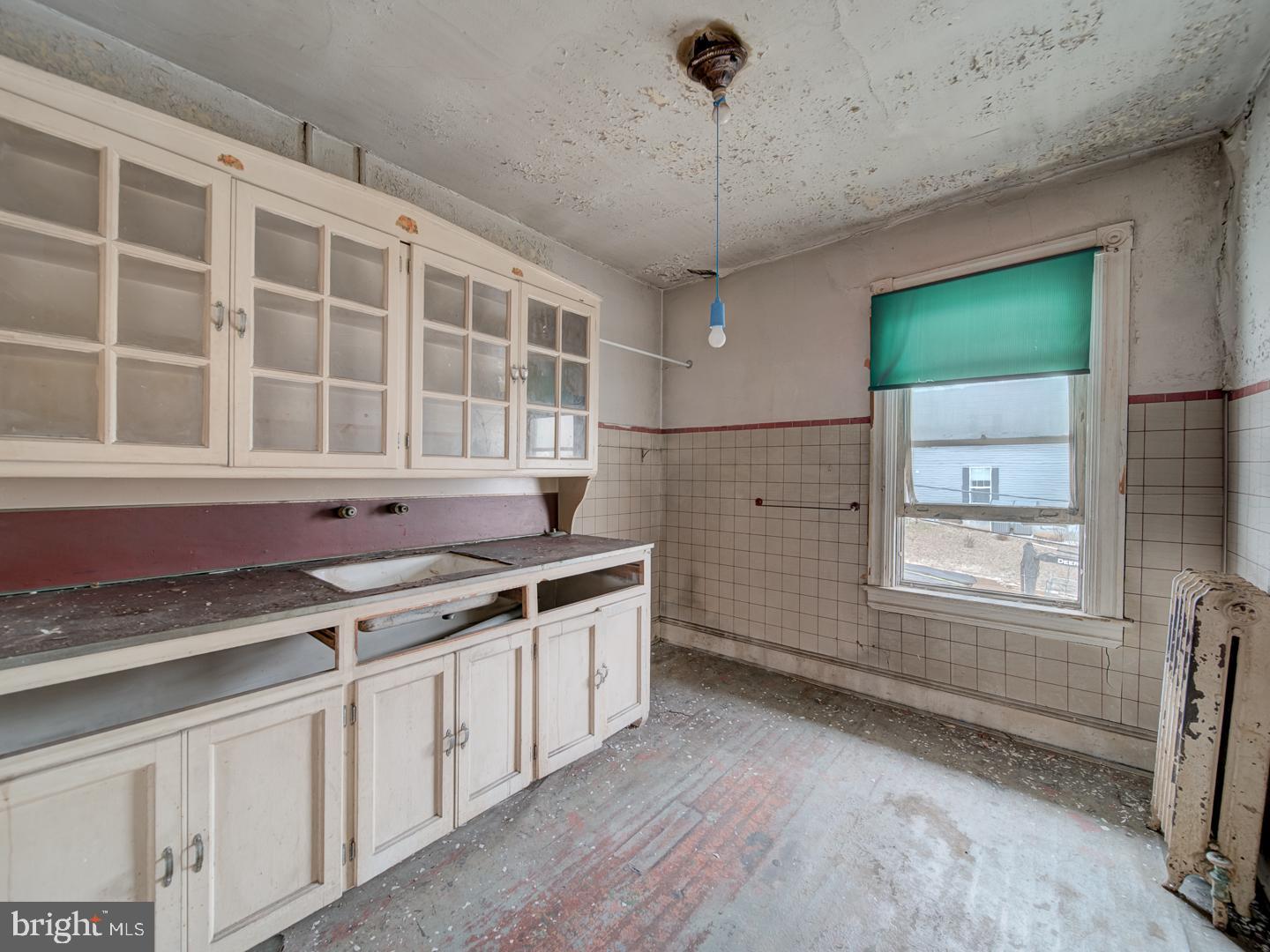 2015 DOUGLAS ST NE, WASHINGTON, District Of Columbia 20018, 3 Bedrooms Bedrooms, ,1 BathroomBathrooms,Residential,For sale,2015 DOUGLAS ST NE,DCDC2241744 MLS # DCDC2241744