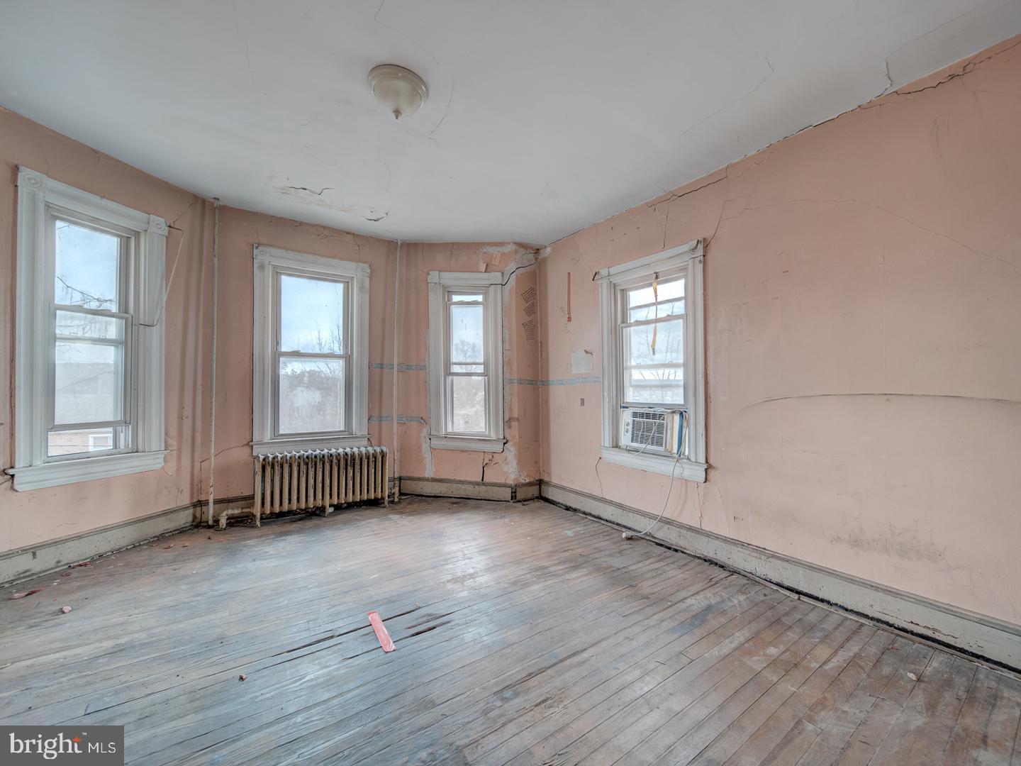 2015 DOUGLAS ST NE, WASHINGTON, District Of Columbia 20018, 3 Bedrooms Bedrooms, ,1 BathroomBathrooms,Residential,For sale,2015 DOUGLAS ST NE,DCDC2241744 MLS # DCDC2241744