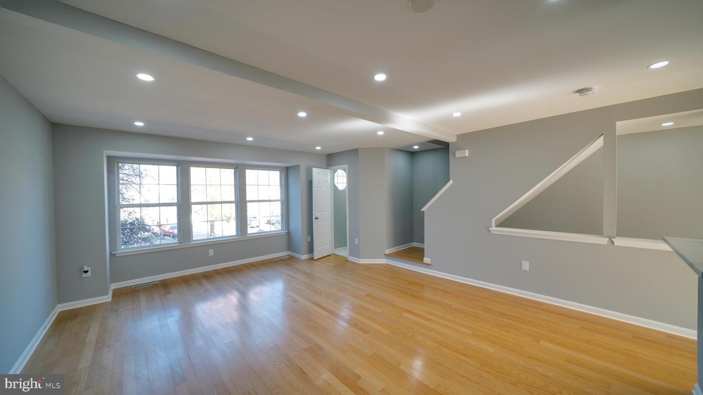 6934 VILLAGE STREAM PL, GAINESVILLE, Virginia 20155, 3 Bedrooms Bedrooms, ,2 BathroomsBathrooms,Residential,For sale,6934 VILLAGE STREAM PL,VAPW2110694 MLS # VAPW2110694