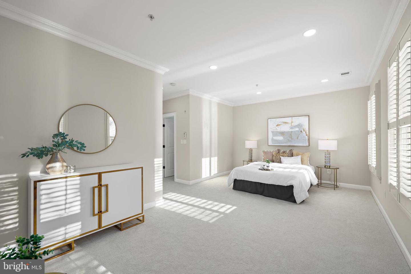 522 N ROYAL ST, ALEXANDRIA, Virginia 22314, 3 Bedrooms Bedrooms, ,2 BathroomsBathrooms,Residential,For sale,522 N ROYAL ST,VAAX2053254 MLS # VAAX2053254