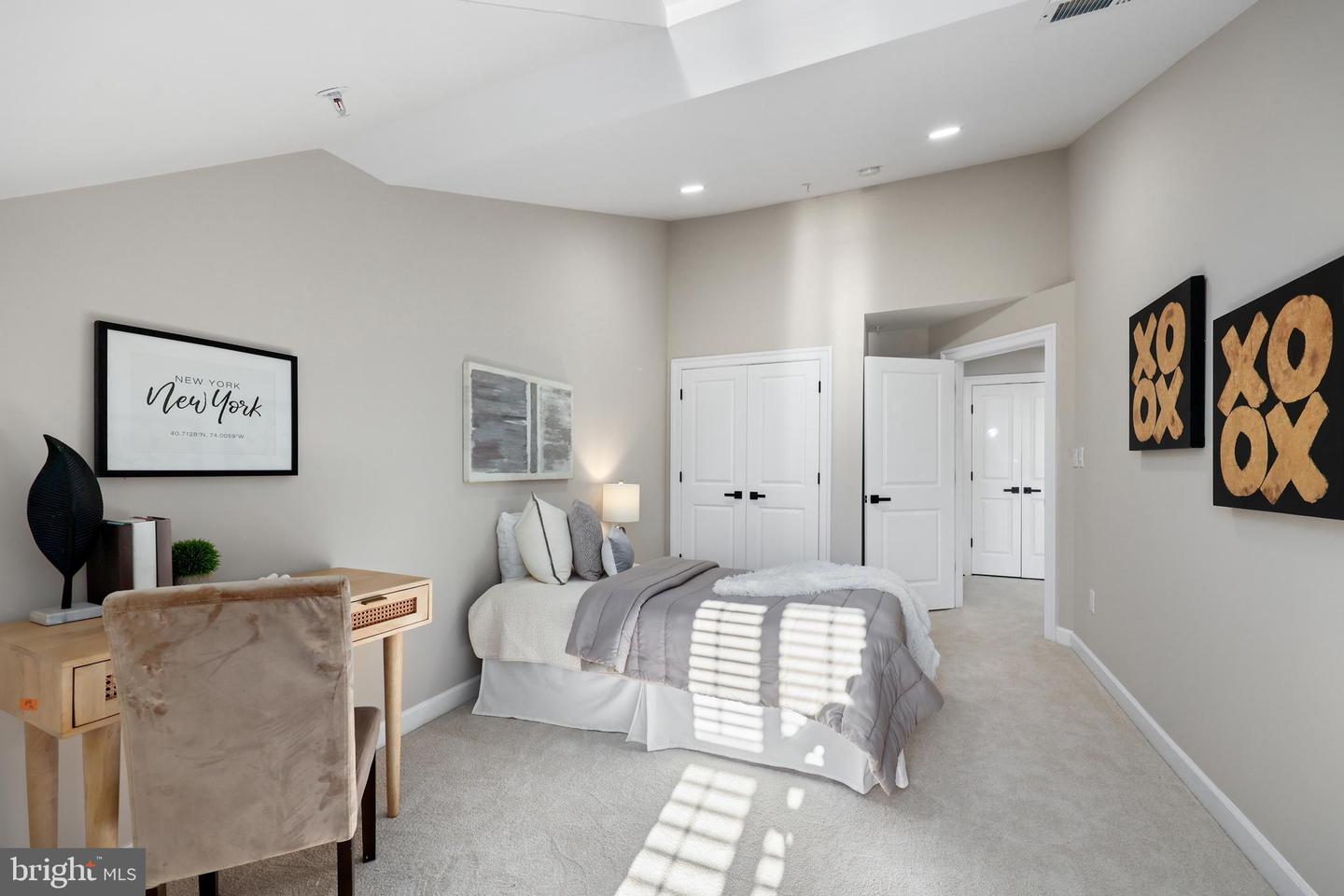 522 N ROYAL ST, ALEXANDRIA, Virginia 22314, 3 Bedrooms Bedrooms, ,2 BathroomsBathrooms,Residential,For sale,522 N ROYAL ST,VAAX2053254 MLS # VAAX2053254