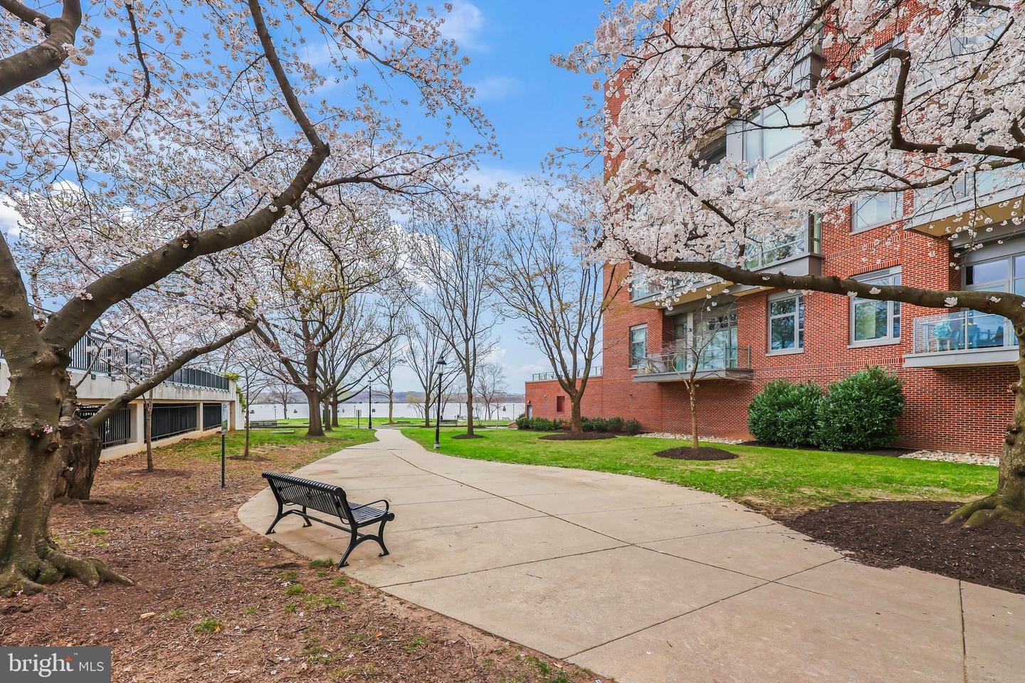 522 N ROYAL ST, ALEXANDRIA, Virginia 22314, 3 Bedrooms Bedrooms, ,2 BathroomsBathrooms,Residential,For sale,522 N ROYAL ST,VAAX2053254 MLS # VAAX2053254