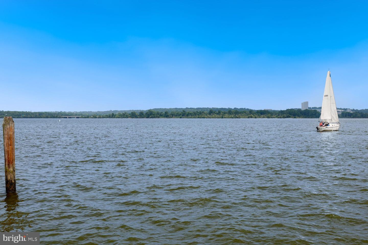 522 N ROYAL ST, ALEXANDRIA, Virginia 22314, 3 Bedrooms Bedrooms, ,2 BathroomsBathrooms,Residential,For sale,522 N ROYAL ST,VAAX2053254 MLS # VAAX2053254