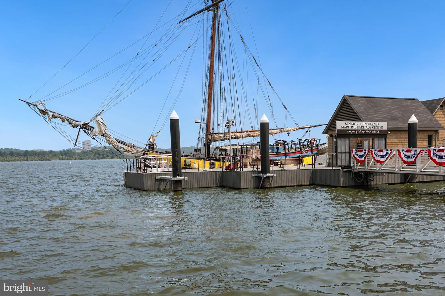 522 N ROYAL ST, ALEXANDRIA, Virginia 22314, 3 Bedrooms Bedrooms, ,2 BathroomsBathrooms,Residential,For sale,522 N ROYAL ST,VAAX2053254 MLS # VAAX2053254