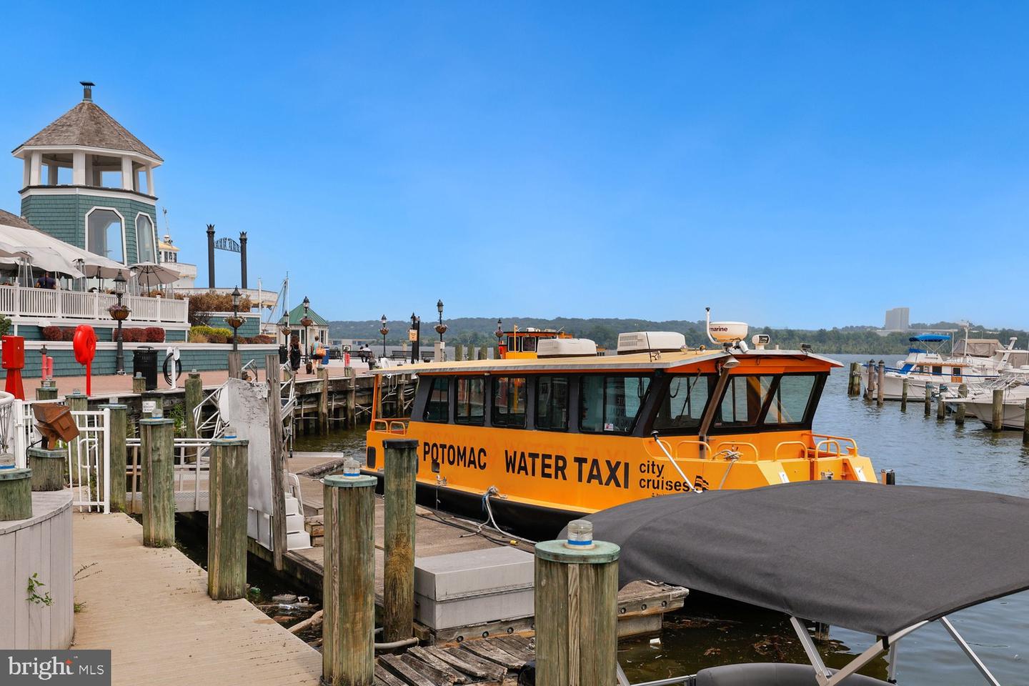 522 N ROYAL ST, ALEXANDRIA, Virginia 22314, 3 Bedrooms Bedrooms, ,2 BathroomsBathrooms,Residential,For sale,522 N ROYAL ST,VAAX2053254 MLS # VAAX2053254