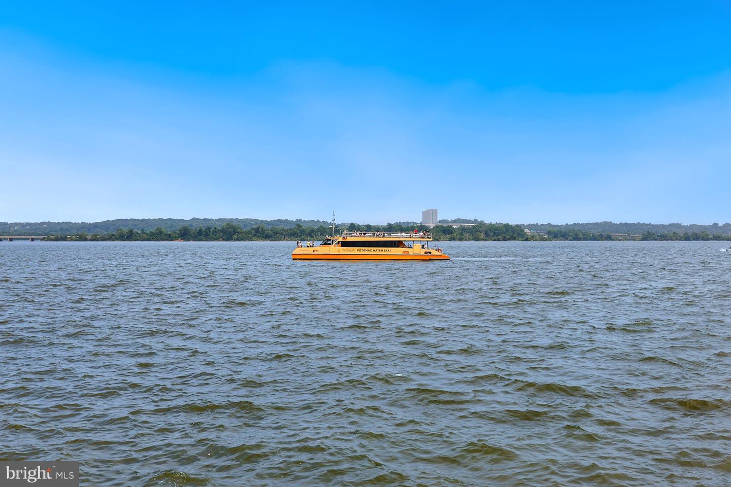 522 N ROYAL ST, ALEXANDRIA, Virginia 22314, 3 Bedrooms Bedrooms, ,2 BathroomsBathrooms,Residential,For sale,522 N ROYAL ST,VAAX2053254 MLS # VAAX2053254