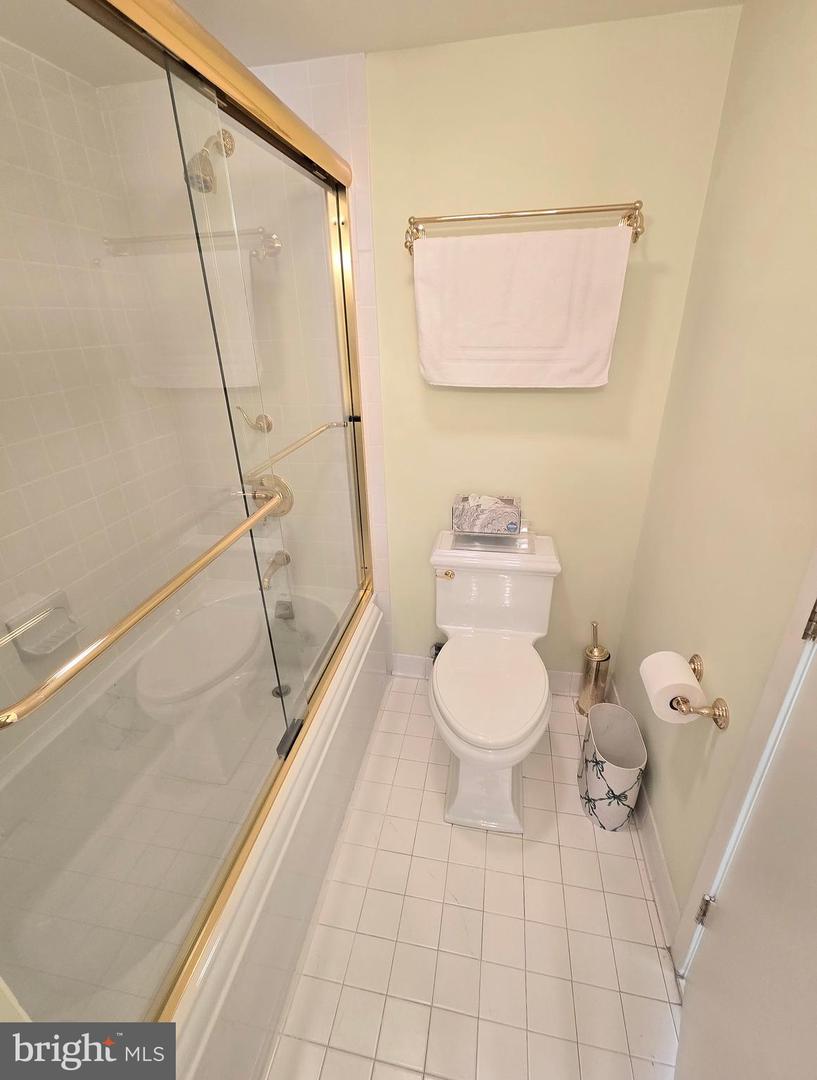 2111 WISCONSIN AVE NW #401, WASHINGTON, District Of Columbia 20007, 1 Bedroom Bedrooms, ,1 BathroomBathrooms,Residential,For sale,2111 WISCONSIN AVE NW #401,DCDC2241752 MLS # DCDC2241752