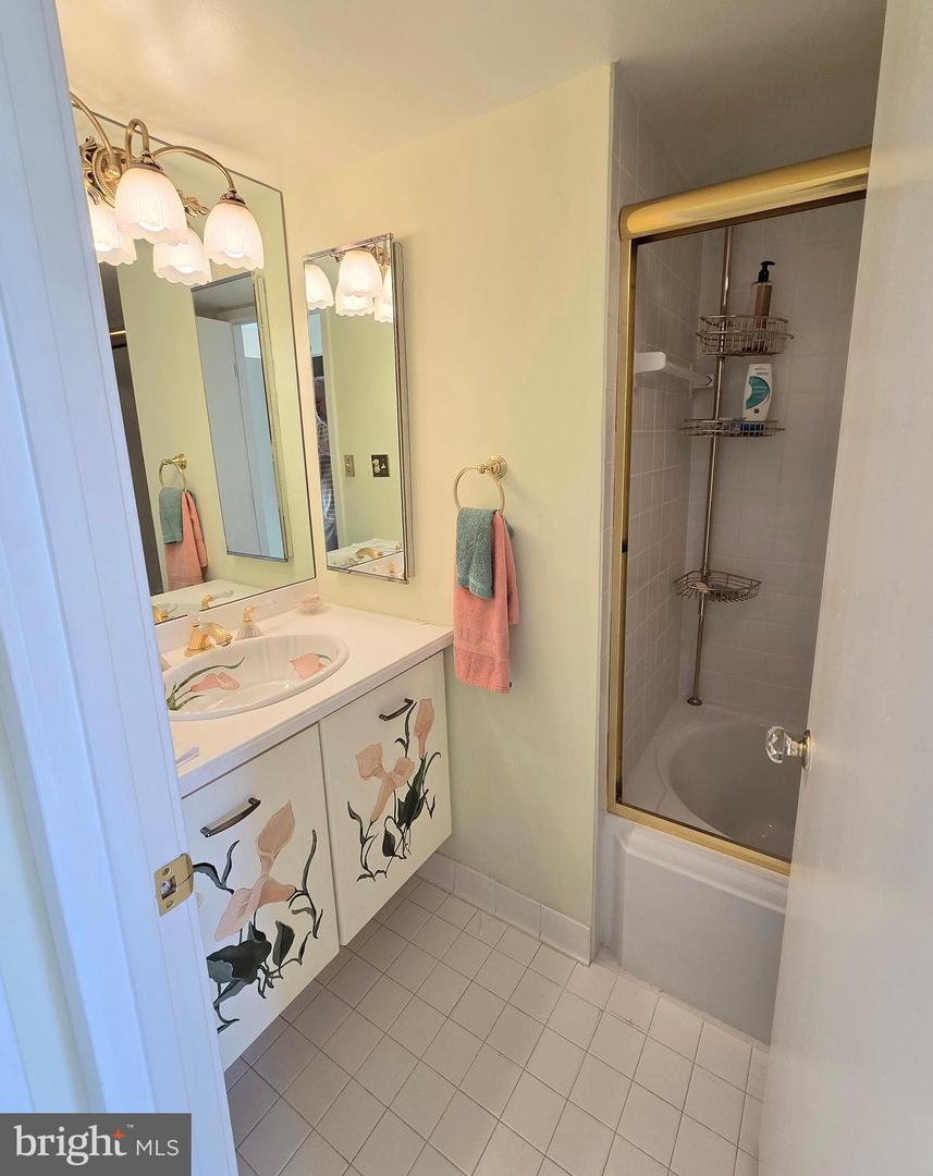 2111 WISCONSIN AVE NW #401, WASHINGTON, District Of Columbia 20007, 1 Bedroom Bedrooms, ,1 BathroomBathrooms,Residential,For sale,2111 WISCONSIN AVE NW #401,DCDC2241752 MLS # DCDC2241752