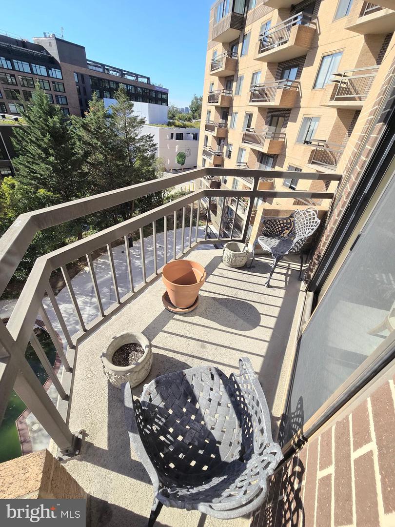 2111 WISCONSIN AVE NW #401, WASHINGTON, District Of Columbia 20007, 1 Bedroom Bedrooms, ,1 BathroomBathrooms,Residential,For sale,2111 WISCONSIN AVE NW #401,DCDC2241752 MLS # DCDC2241752