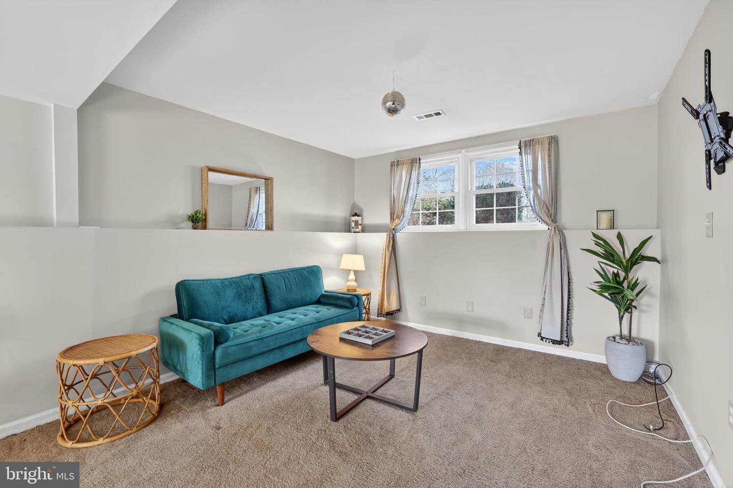 621 HOLLY CORNER RD, FREDERICKSBURG, Virginia 22406, 3 Bedrooms Bedrooms, 5 Rooms Rooms,2 BathroomsBathrooms,Residential,For sale,621 HOLLY CORNER RD,VAST2045316 MLS # VAST2045316