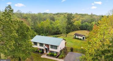 621 HOLLY CORNER RD, FREDERICKSBURG, Virginia 22406, 3 Bedrooms Bedrooms, 5 Rooms Rooms,2 BathroomsBathrooms,Residential,For sale,621 HOLLY CORNER RD,VAST2045316 MLS # VAST2045316