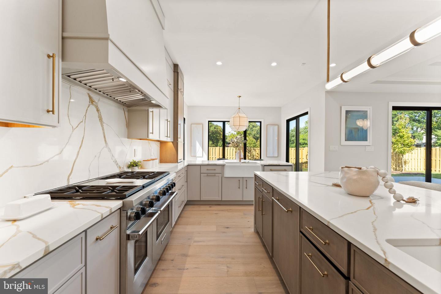 1710 DALEWOOD PLACE, MCLEAN, Virginia 22101, 6 Bedrooms Bedrooms, ,6 BathroomsBathrooms,Residential,For sale,1710 DALEWOOD PLACE,VAFX2286050 MLS # VAFX2286050