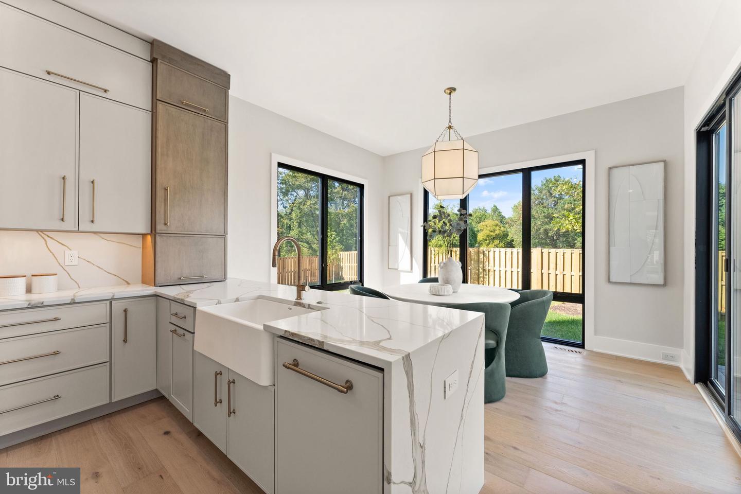 1710 DALEWOOD PLACE, MCLEAN, Virginia 22101, 6 Bedrooms Bedrooms, ,6 BathroomsBathrooms,Residential,For sale,1710 DALEWOOD PLACE,VAFX2286050 MLS # VAFX2286050