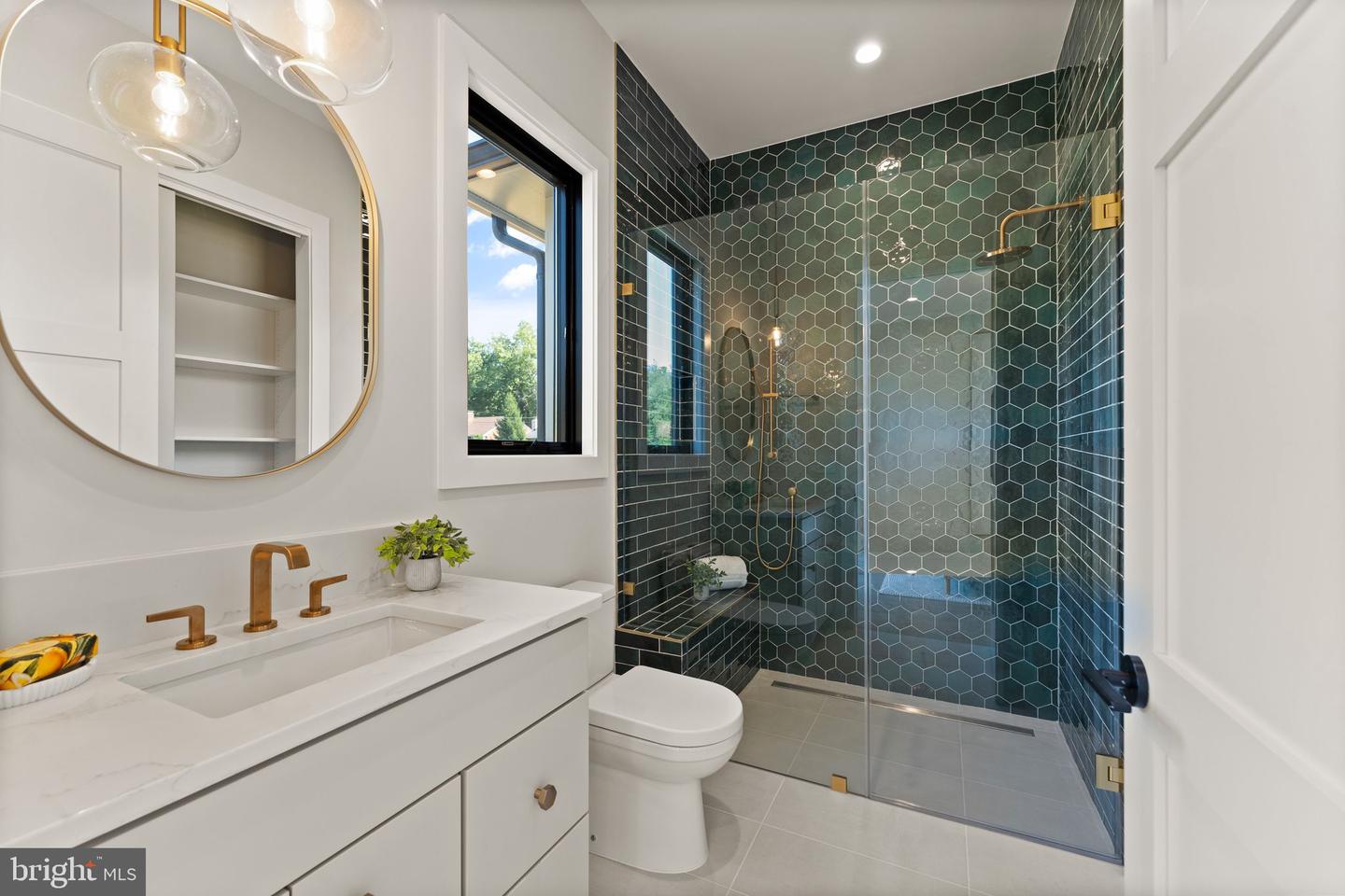 1710 DALEWOOD PLACE, MCLEAN, Virginia 22101, 6 Bedrooms Bedrooms, ,6 BathroomsBathrooms,Residential,For sale,1710 DALEWOOD PLACE,VAFX2286050 MLS # VAFX2286050