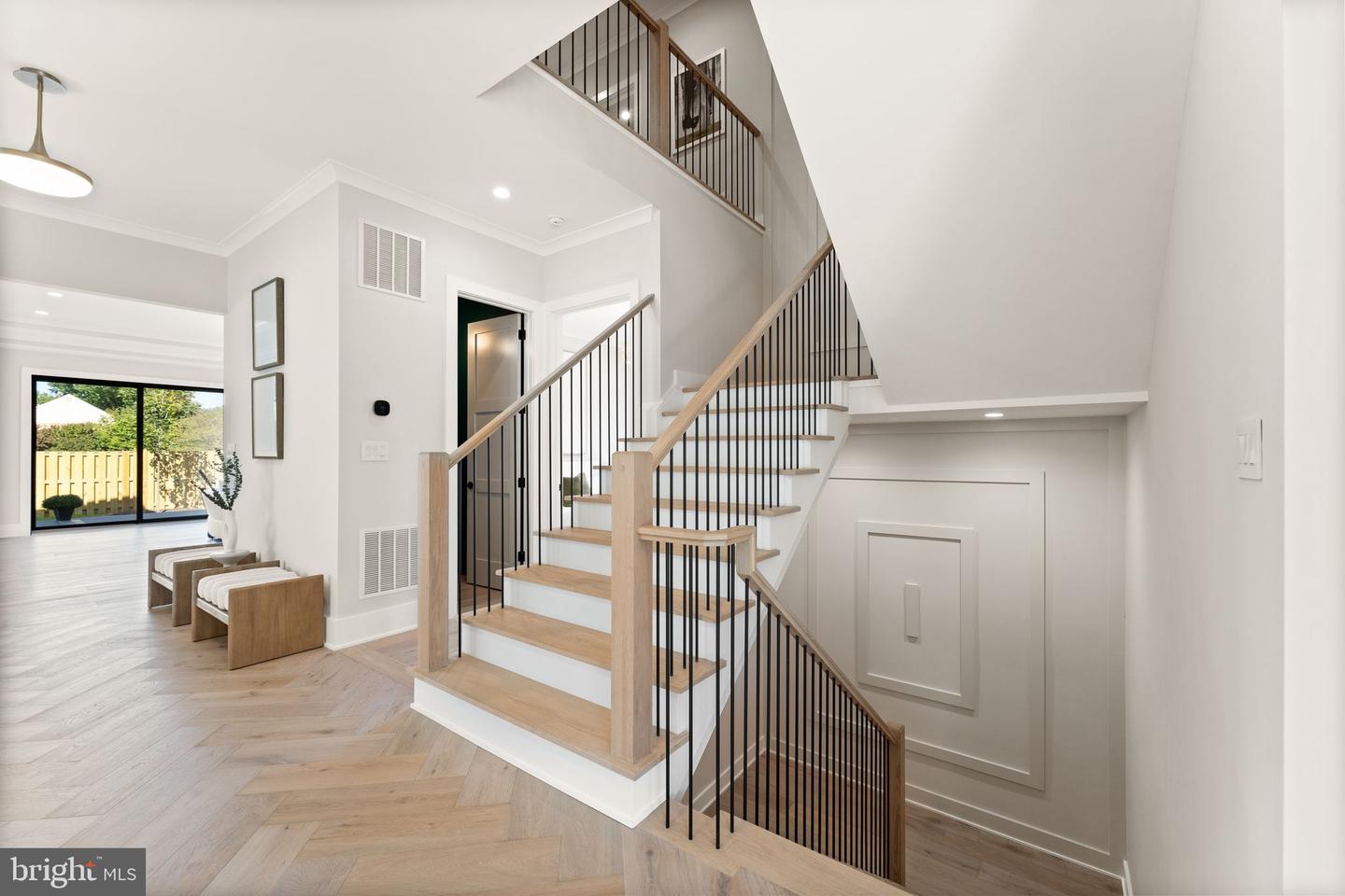 1710 DALEWOOD PLACE, MCLEAN, Virginia 22101, 6 Bedrooms Bedrooms, ,6 BathroomsBathrooms,Residential,For sale,1710 DALEWOOD PLACE,VAFX2286050 MLS # VAFX2286050