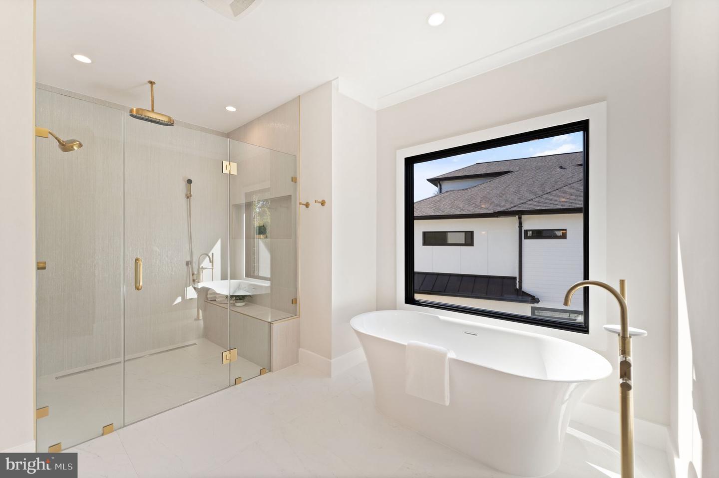 1710 DALEWOOD PLACE, MCLEAN, Virginia 22101, 6 Bedrooms Bedrooms, ,6 BathroomsBathrooms,Residential,For sale,1710 DALEWOOD PLACE,VAFX2286050 MLS # VAFX2286050