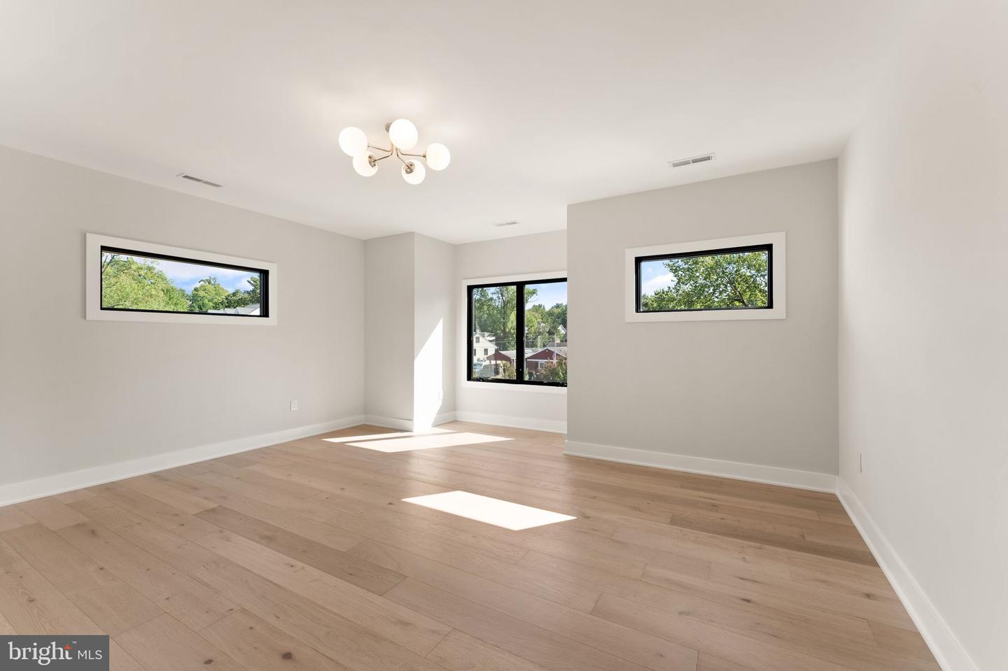 1710 DALEWOOD PLACE, MCLEAN, Virginia 22101, 6 Bedrooms Bedrooms, ,6 BathroomsBathrooms,Residential,For sale,1710 DALEWOOD PLACE,VAFX2286050 MLS # VAFX2286050