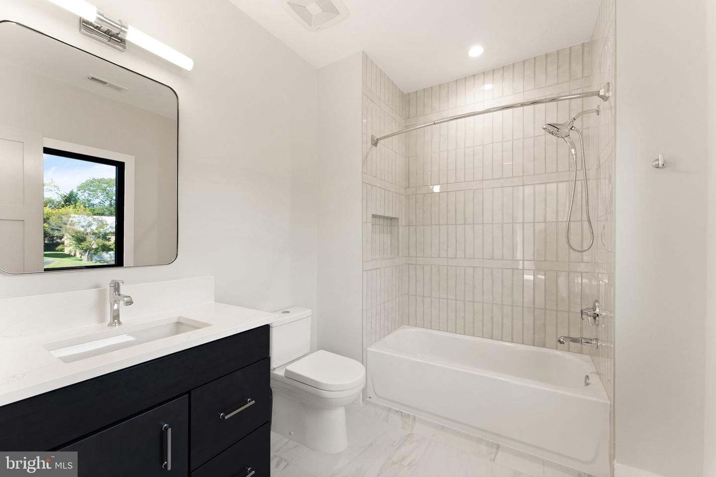 1710 DALEWOOD PLACE, MCLEAN, Virginia 22101, 6 Bedrooms Bedrooms, ,6 BathroomsBathrooms,Residential,For sale,1710 DALEWOOD PLACE,VAFX2286050 MLS # VAFX2286050