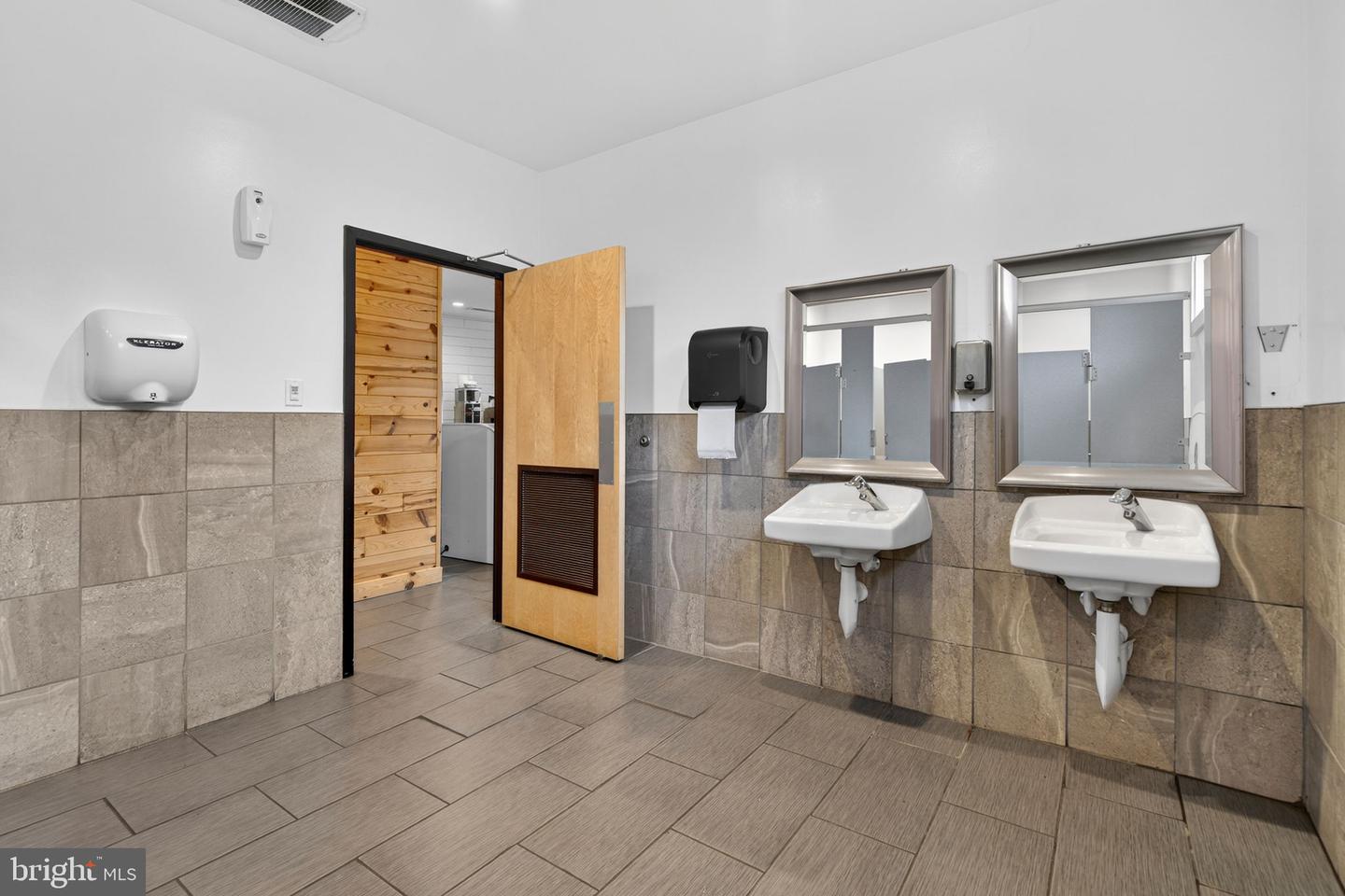 11669 LEE HWY, SPERRYVILLE, Virginia 22740, ,Land,For sale,11669 LEE HWY,VARP2002464 MLS # VARP2002464