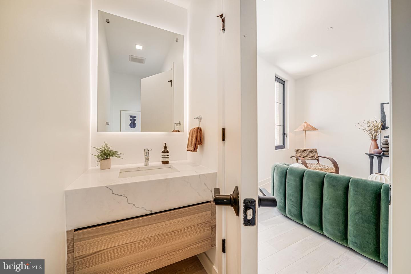 2903 NEWARK ST NW, WASHINGTON, District Of Columbia 20008, 3 Bedrooms Bedrooms, ,2 BathroomsBathrooms,Residential,For sale,2903 NEWARK ST NW,DCDC2201656 MLS # DCDC2201656