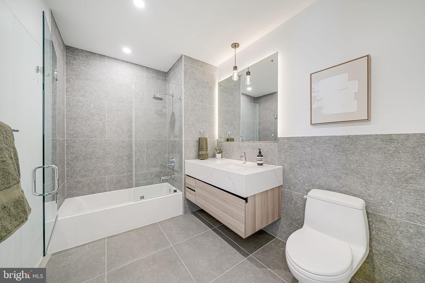 2905 NEWARK ST NW, WASHINGTON, District Of Columbia 20008, 3 Bedrooms Bedrooms, ,2 BathroomsBathrooms,Residential,For sale,2905 NEWARK ST NW,DCDC2207396 MLS # DCDC2207396