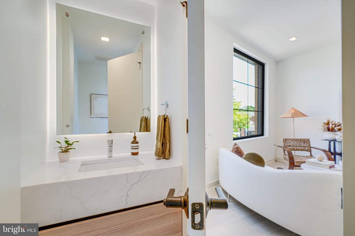 2905 NEWARK ST NW, WASHINGTON, District Of Columbia 20008, 3 Bedrooms Bedrooms, ,2 BathroomsBathrooms,Residential,For sale,2905 NEWARK ST NW,DCDC2207396 MLS # DCDC2207396