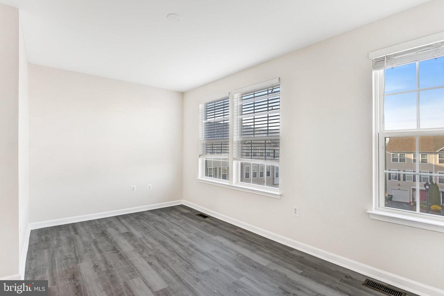 8393 SCOTLAND LOOP, MANASSAS, Virginia 20109, 3 Bedrooms Bedrooms, ,3 BathroomsBathrooms,Residential,For sale,8393 SCOTLAND LOOP,VAPW2108148 MLS # VAPW2108148