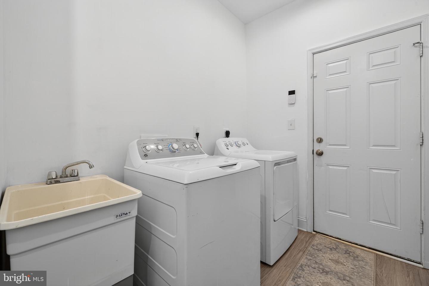 6471 SILK RD, JEFFERSONTON, Virginia 22724, 4 Bedrooms Bedrooms, 12 Rooms Rooms,3 BathroomsBathrooms,Residential,For sale,6471 SILK RD,VACU2012162 MLS # VACU2012162