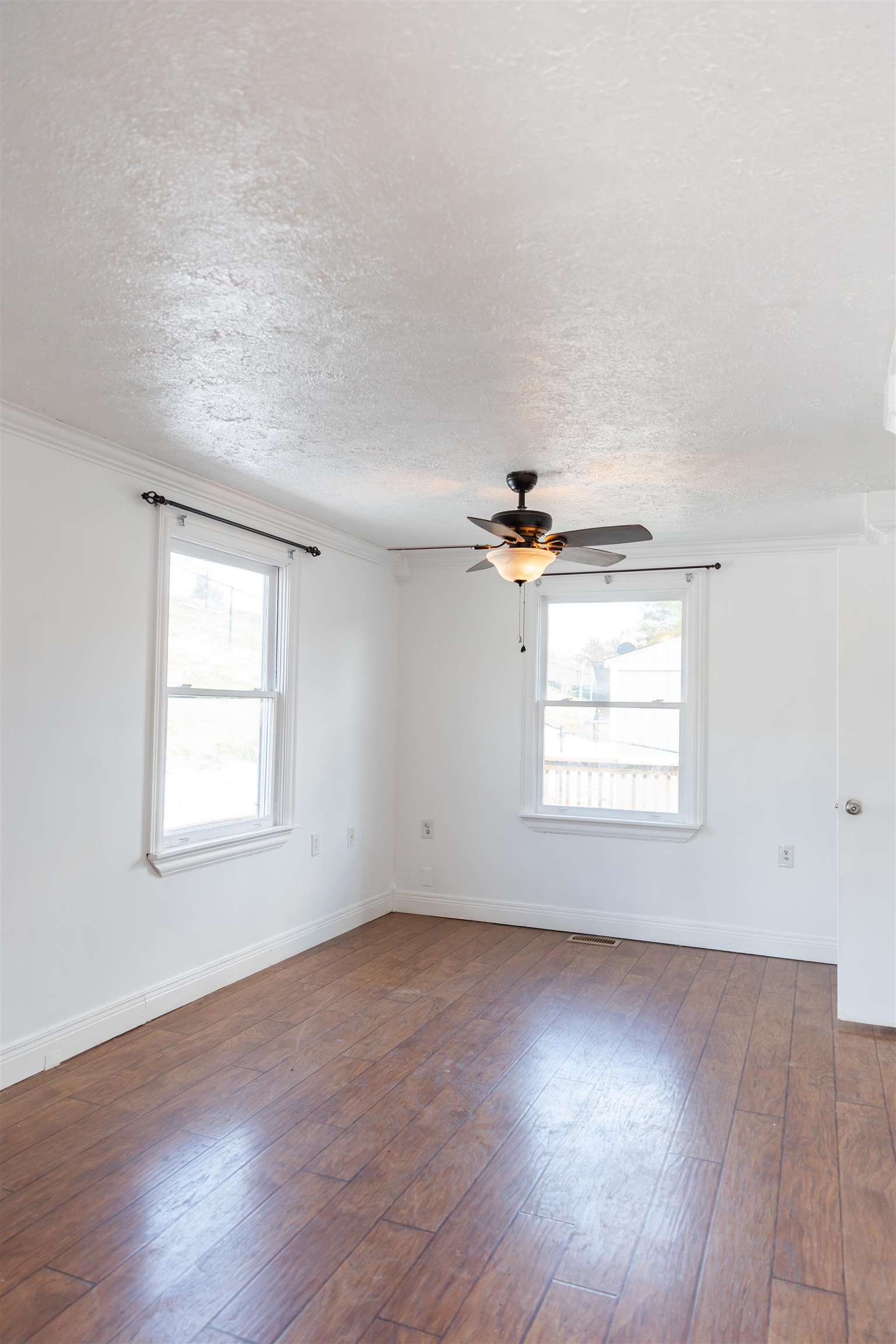 184 SW HILLSIDE DR, BUENA VISTA, Virginia 24416, 4 Bedrooms Bedrooms, ,2 BathroomsBathrooms,Residential,Section 8 Lot 9 Appointment of Substitute Instrume,184 SW HILLSIDE DR,671908 MLS # 671908