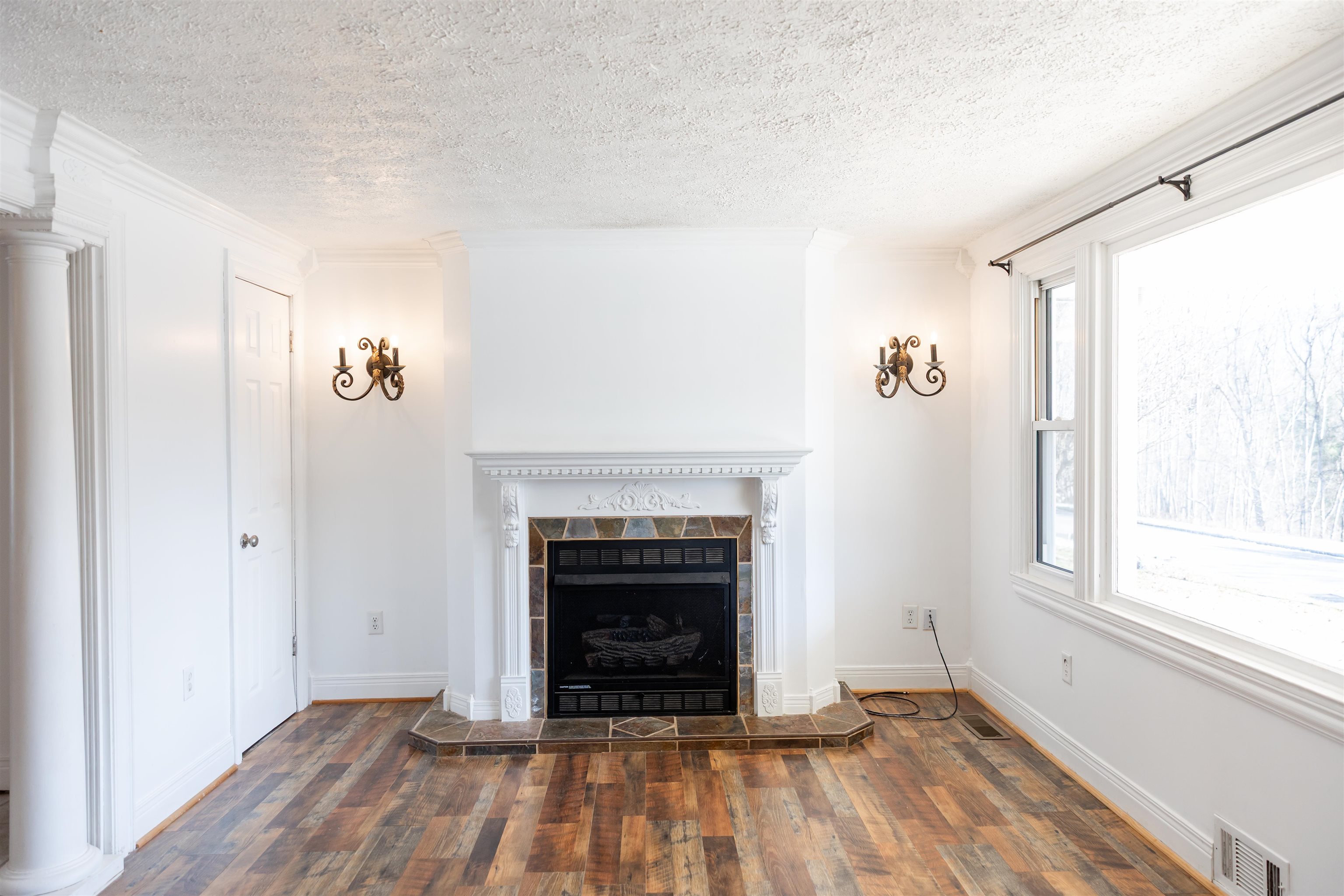 184 SW HILLSIDE DR, BUENA VISTA, Virginia 24416, 4 Bedrooms Bedrooms, ,2 BathroomsBathrooms,Residential,Section 8 Lot 9 Appointment of Substitute Instrume,184 SW HILLSIDE DR,671908 MLS # 671908