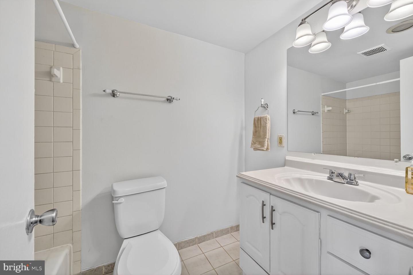 430 N ARMISTEAD ST #201, ALEXANDRIA, Virginia 22312, 1 Bedroom Bedrooms, ,1 BathroomBathrooms,Residential,For sale,430 N ARMISTEAD ST #201,VAAX2052114 MLS # VAAX2052114