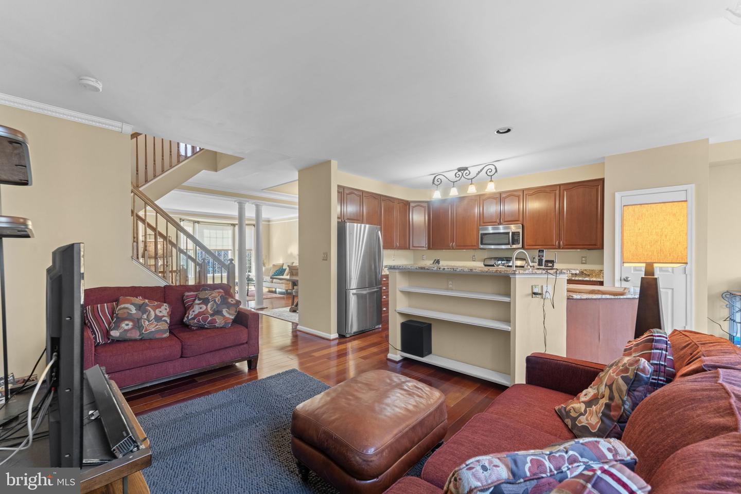 6238 WINDHAM HILL RUN, ALEXANDRIA, Virginia 22315, 4 Bedrooms Bedrooms, ,3 BathroomsBathrooms,Residential,For sale,6238 WINDHAM HILL RUN,VAFX2281408 MLS # VAFX2281408