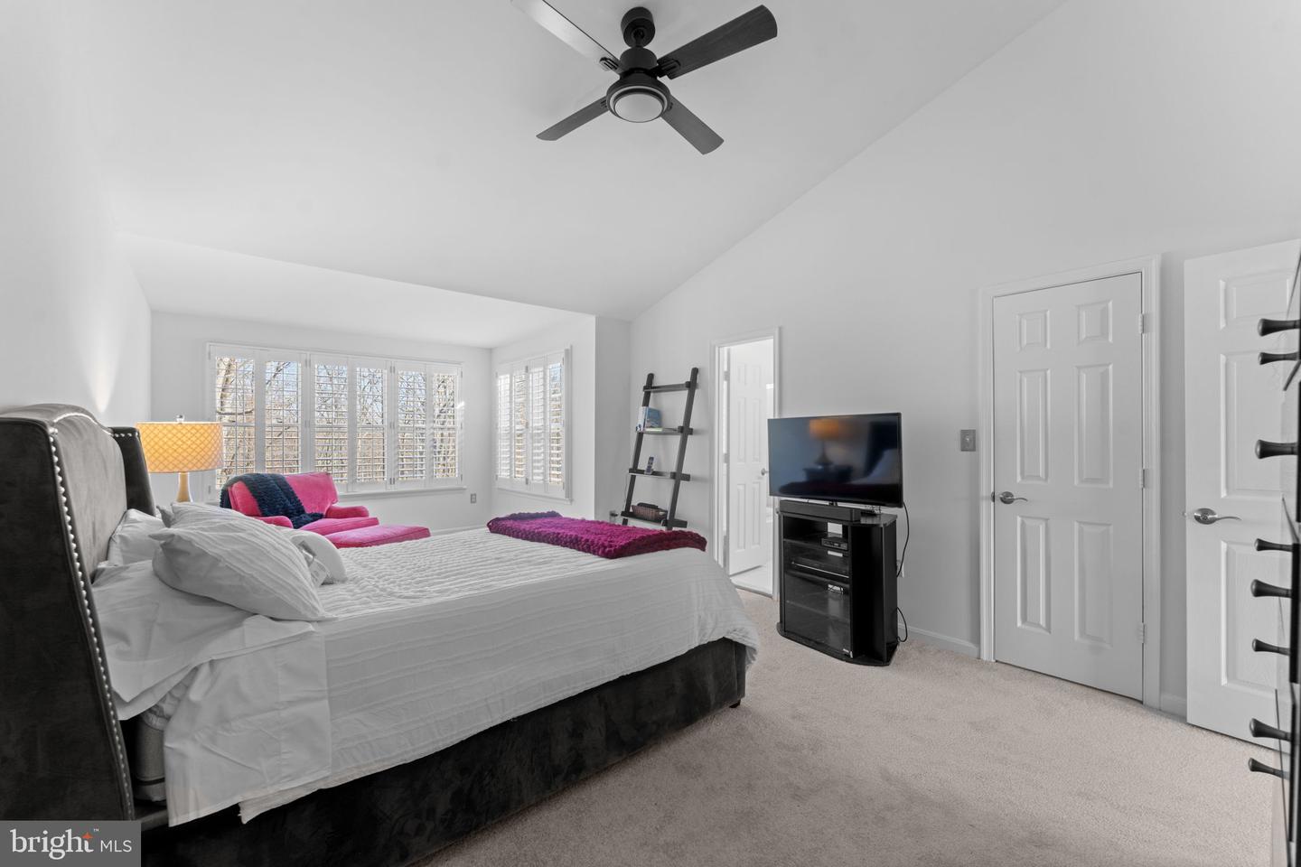 6238 WINDHAM HILL RUN, ALEXANDRIA, Virginia 22315, 4 Bedrooms Bedrooms, ,3 BathroomsBathrooms,Residential,For sale,6238 WINDHAM HILL RUN,VAFX2281408 MLS # VAFX2281408